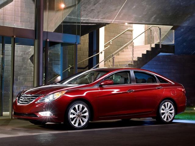 2013 Hyundai Sonata GLX 4motion Sedan 4D