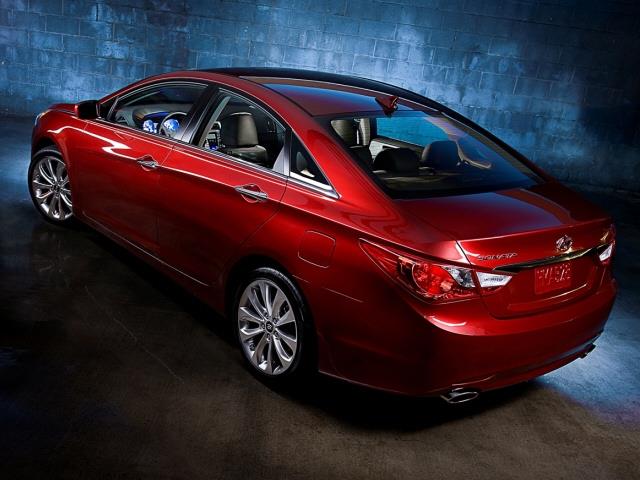 2013 Hyundai Sonata GLX 4motion Sedan 4D