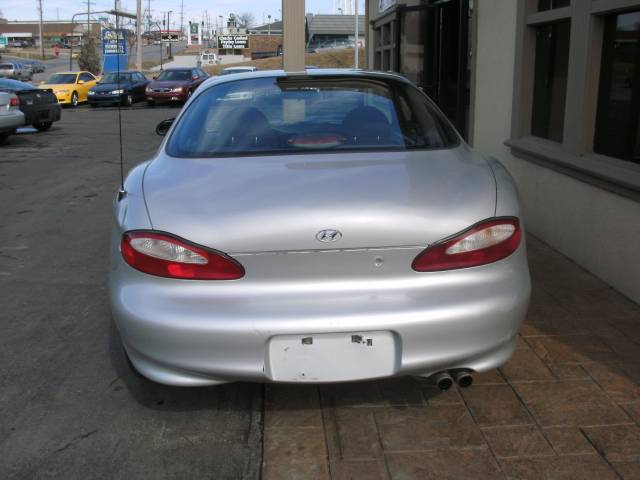 1999 Hyundai Tiburon Base