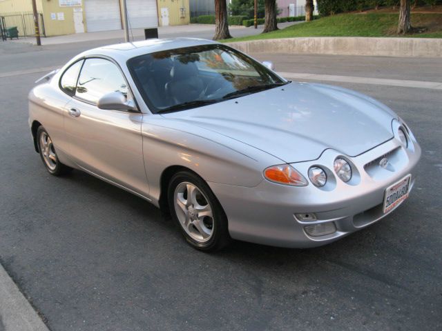 2000 Hyundai Tiburon GT Premium