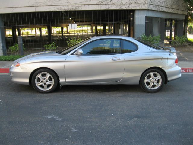 2000 Hyundai Tiburon GT Premium