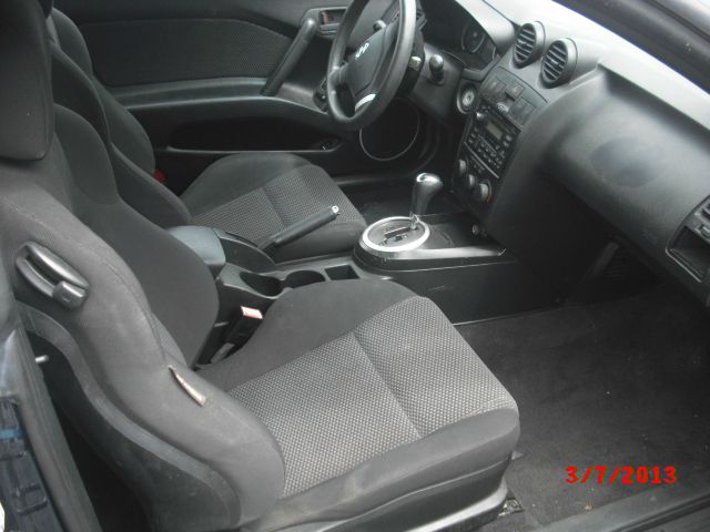 2003 Hyundai Tiburon Base