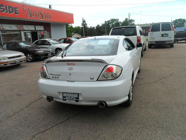 2003 Hyundai Tiburon Base