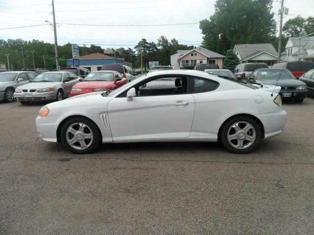 2003 Hyundai Tiburon Base