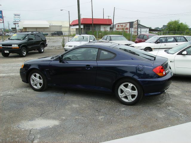 2003 Hyundai Tiburon Base