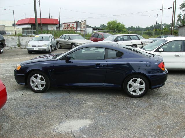 2003 Hyundai Tiburon Base