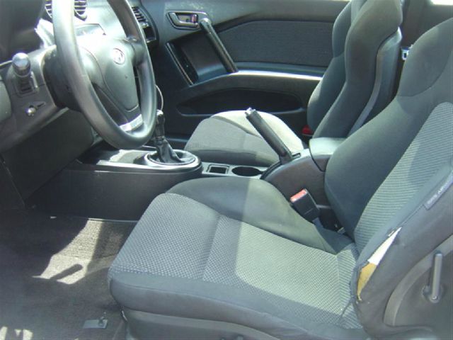 2003 Hyundai Tiburon Base