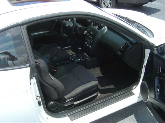 2003 Hyundai Tiburon Base