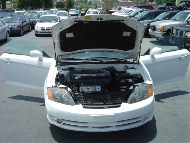 2003 Hyundai Tiburon Base