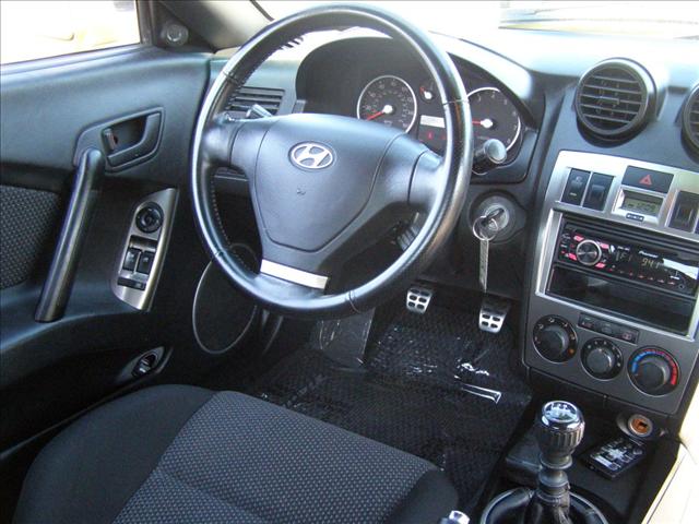 2004 Hyundai Tiburon Unknown