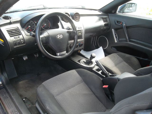 2004 Hyundai Tiburon Base