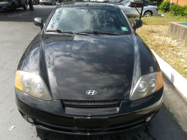 2004 Hyundai Tiburon Base