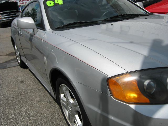 2004 Hyundai Tiburon Base