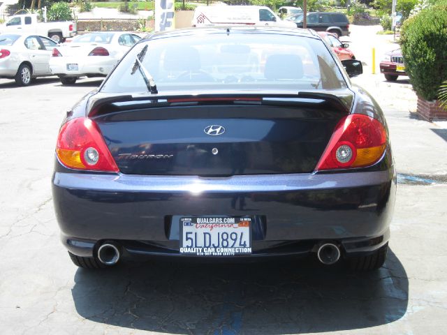 2004 Hyundai Tiburon Base