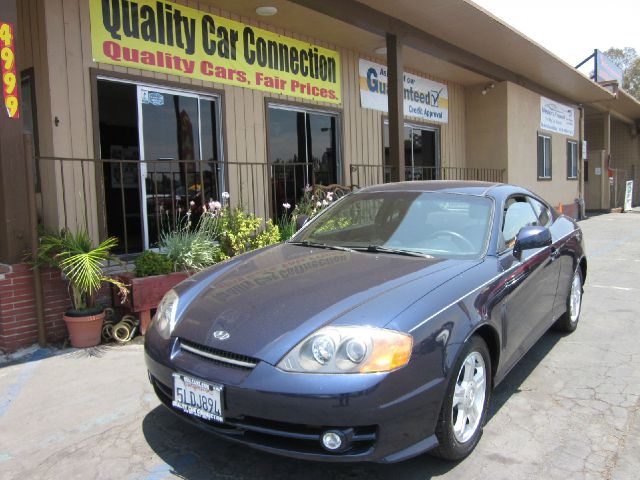 2004 Hyundai Tiburon Base