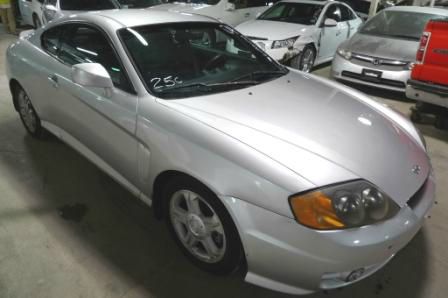 2004 Hyundai Tiburon Base