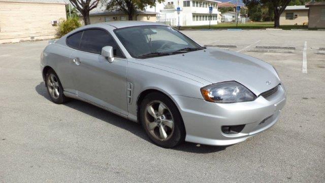 2005 Hyundai Tiburon XLS