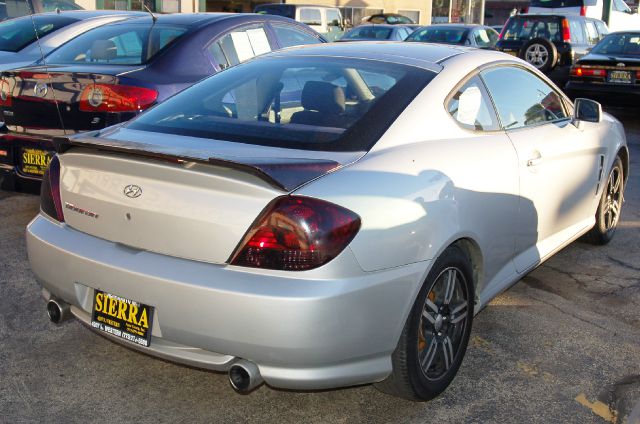 2005 Hyundai Tiburon XLS