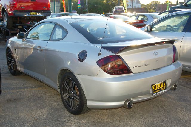 2005 Hyundai Tiburon XLS