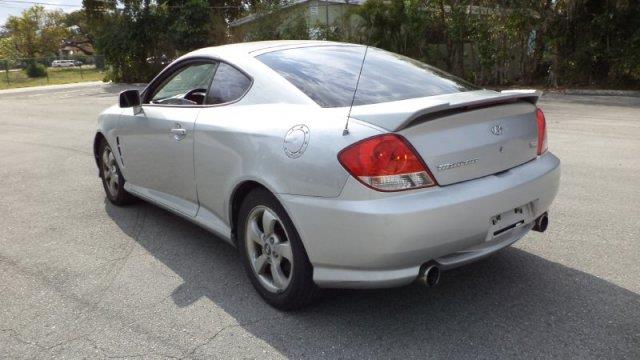 2005 Hyundai Tiburon XLS