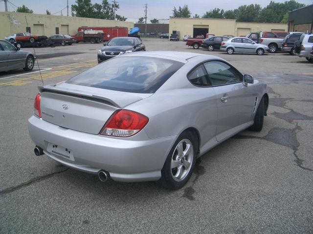 2005 Hyundai Tiburon XLS