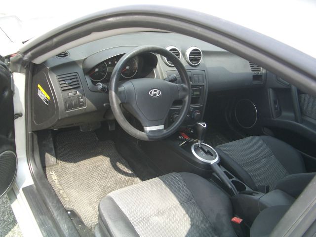 2005 Hyundai Tiburon XLS