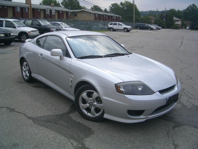 2005 Hyundai Tiburon XLS