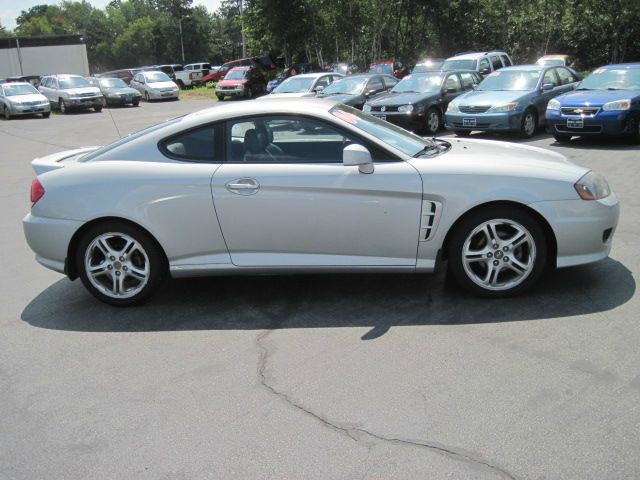 2006 Hyundai Tiburon SE