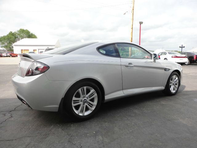 2008 Hyundai Tiburon XLS