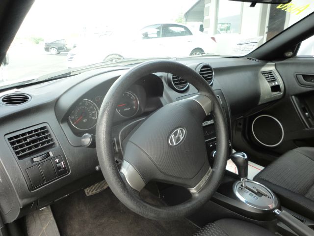 2008 Hyundai Tiburon XLS