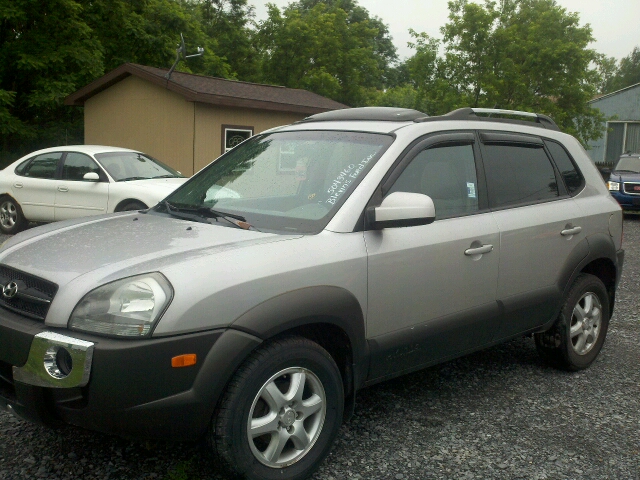 2005 Hyundai Tucson 2002 Saturn