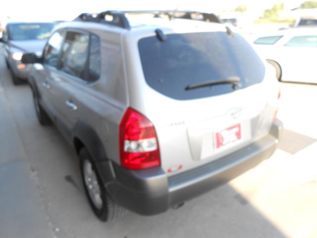 2005 Hyundai Tucson Elk Conversion Van