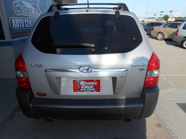 2005 Hyundai Tucson Elk Conversion Van