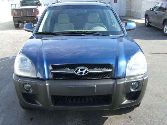 2005 Hyundai Tucson FWD 4dr Sport