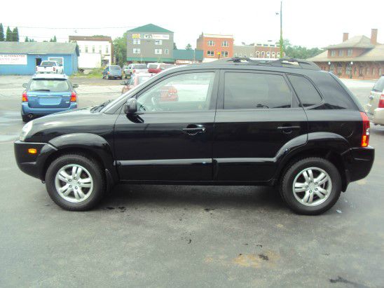 2007 Hyundai Tucson 2WD Crew Cab 143.5 Inch SLE Truck