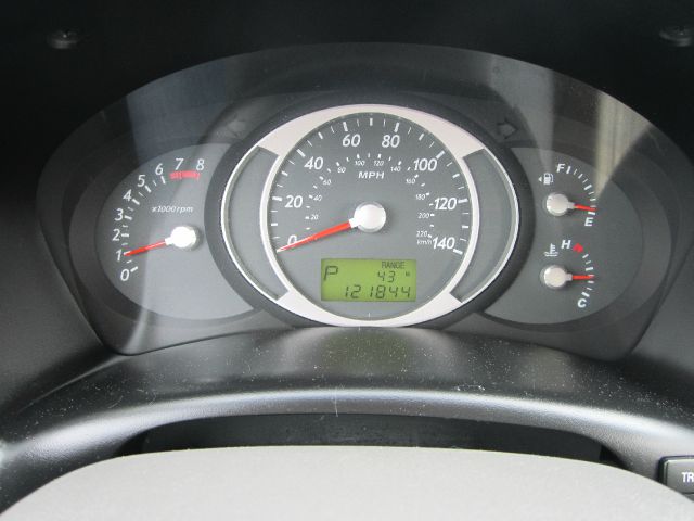 2007 Hyundai Tucson 2WD Crew Cab 143.5 Inch SLE Truck