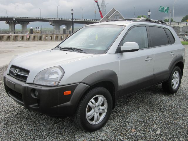 2007 Hyundai Tucson 2WD Crew Cab 143.5 Inch SLE Truck