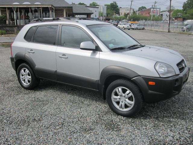 2007 Hyundai Tucson 2WD Crew Cab 143.5 Inch SLE Truck