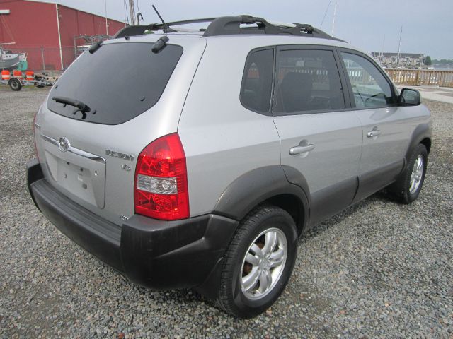 2007 Hyundai Tucson 2WD Crew Cab 143.5 Inch SLE Truck