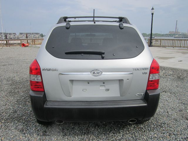 2007 Hyundai Tucson 2WD Crew Cab 143.5 Inch SLE Truck