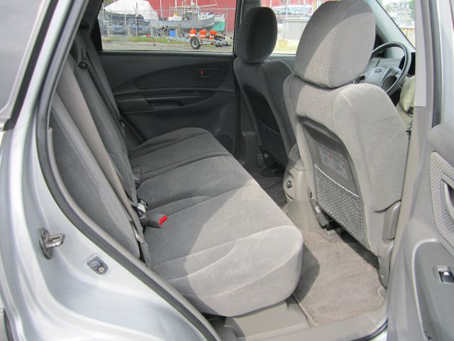 2007 Hyundai Tucson 2WD Crew Cab 143.5 Inch SLE Truck