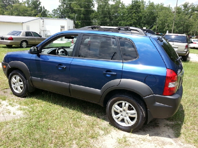 2007 Hyundai Tucson 2WD Crew Cab 143.5 Inch SLE Truck