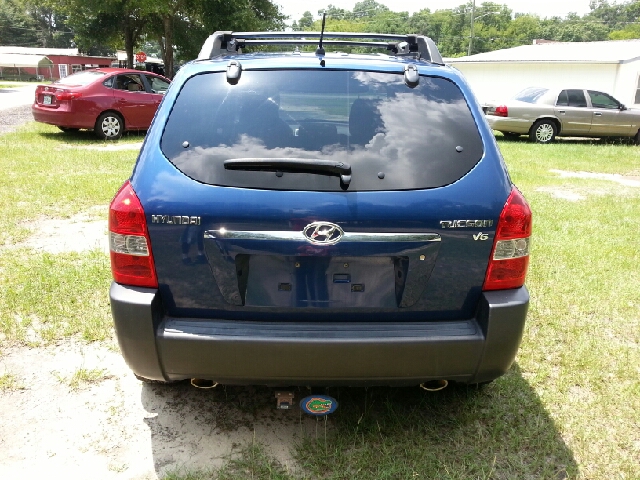 2007 Hyundai Tucson 2WD Crew Cab 143.5 Inch SLE Truck