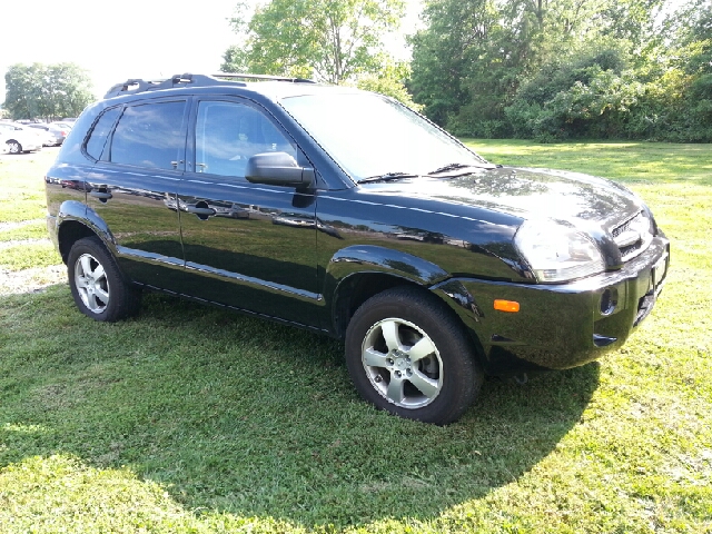 2008 Hyundai Tucson SV Pickup 4D 5 1/2 Ft