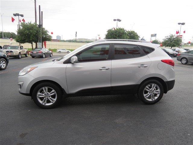 2010 Hyundai Tucson FWD 4dr Sport