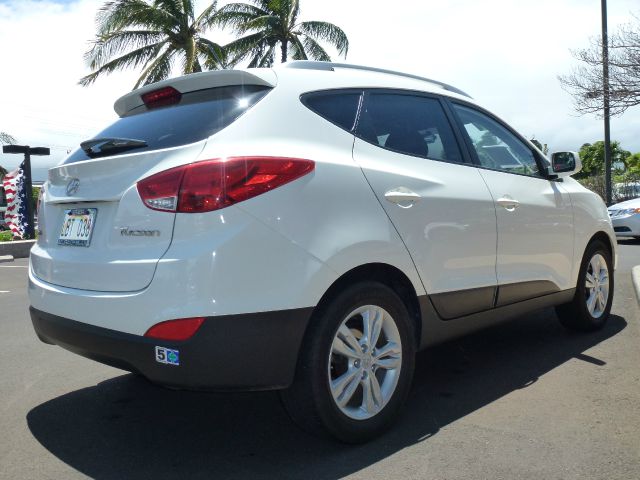 2011 Hyundai Tucson Base Manual