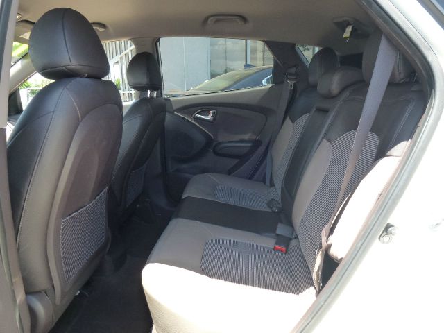 2011 Hyundai Tucson Base Manual