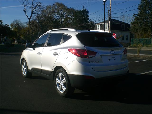 2011 Hyundai Tucson FWD 4dr Sport