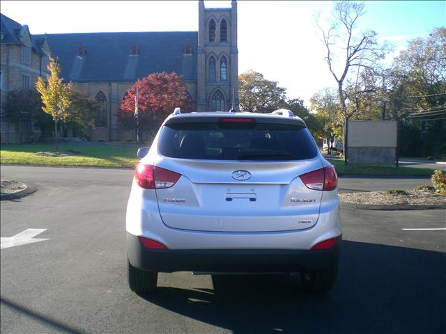 2011 Hyundai Tucson FWD 4dr Sport