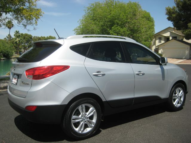 2011 Hyundai Tucson Base Manual